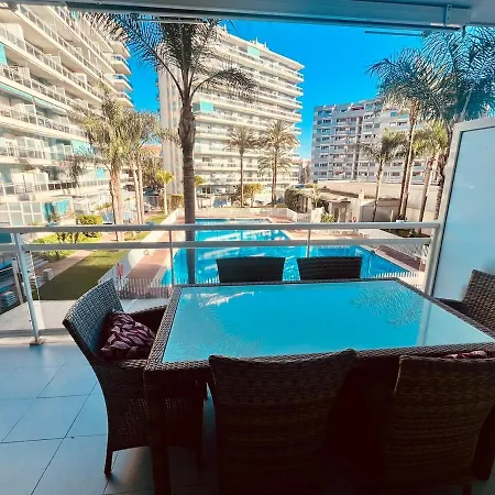 Apartment Modern With A Big Pool And Free Parking