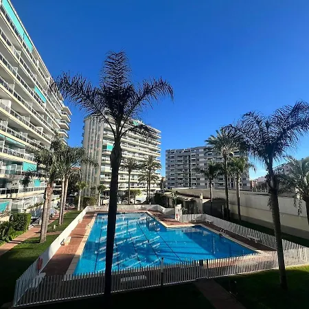 Modern With A Big Pool And Free Parking Apartman *