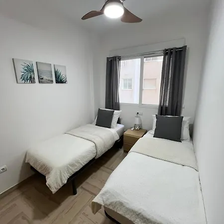Modern With A Big Pool And Free Parking * Gandía