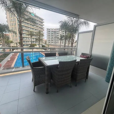 Modern With A Big Pool And Free Parking Apartment