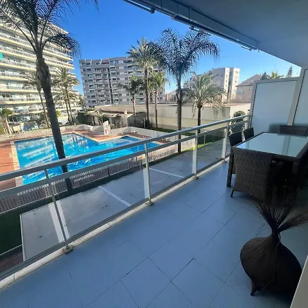 Apartman Modern With A Big Pool And Free Parking
